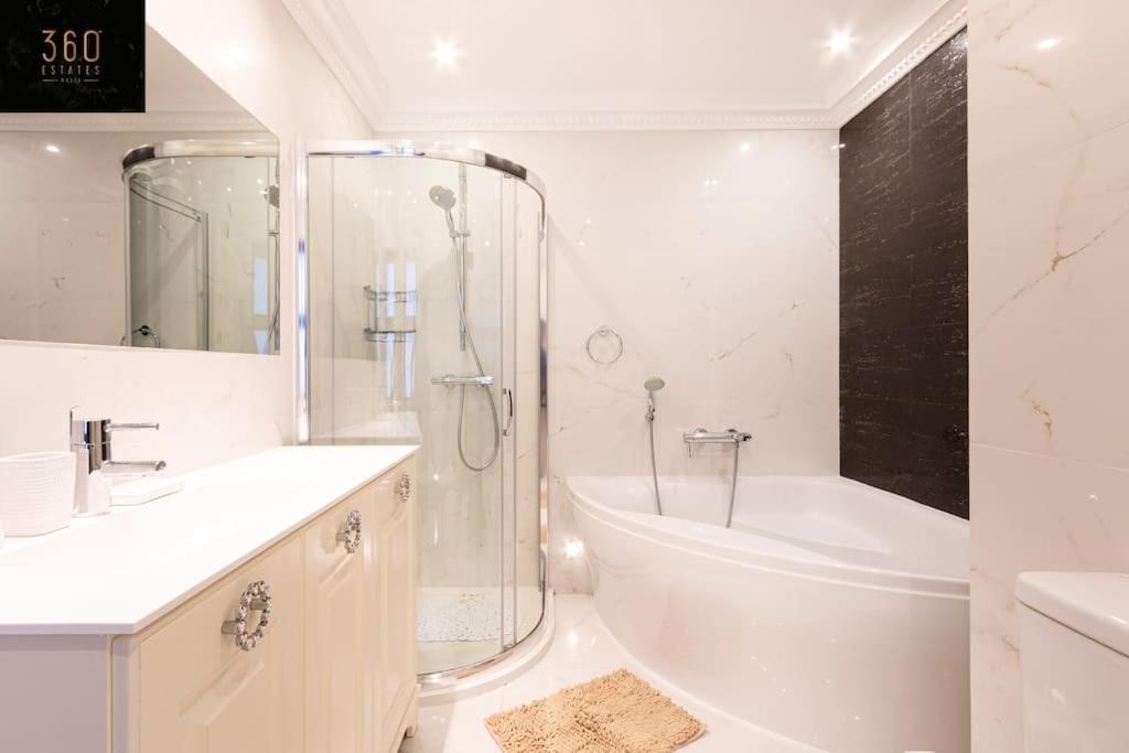 One Of A Kind, Seafront Property In St Georges Bay By 360 Estates St. Julian's Exterior foto
